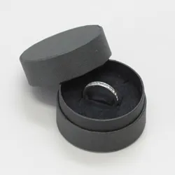 丸型かぶせ蓋型アクセサリーケース(指輪・リング他)黒-Sサイズ