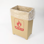 「燃えるゴミ」の分別印刷付き。45Lのゴミ袋がスッポリ収まるゴミ箱 2