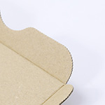 定形外郵便に対応した表面白色の小型ダンボール箱。ポスト投函も可能です。 5