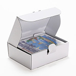 DVDケースが4枚入るサイズ・両面ホワイト｜定形外郵便、宅配60サイズ対応のダンボール箱 1