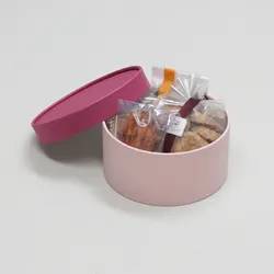丸型かぶせ蓋付お菓子詰め合わせ箱(パイ・シュークリーム他)ワイン/桜-Sサイズ