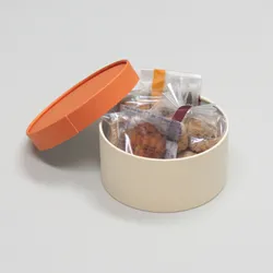 丸型かぶせ蓋付お菓子詰め合わせ箱(パイ・シュークリーム他)柿色/クリーム-Sサイズ