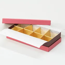 チョコギフトにおすすめなメタル加工仕切り付き箱・赤【8個用】