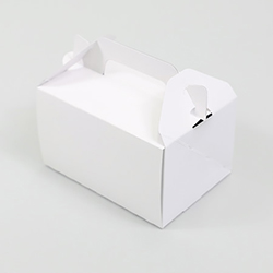 カットケーキが2個入る、持ち手の付いたサイドオープン型テイクアウトBOX