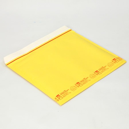 通販の商品発送に便利。B4サイズが入る黄色いクッション封筒