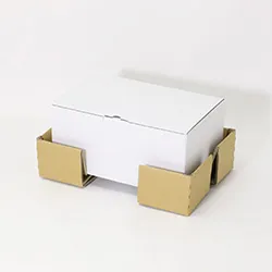 100%ダンボール製でエコ。商品を衝撃から保護するコーナーパッド