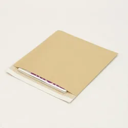 ダンボールの紙で出来た緩衝効果付き封筒300×320mm