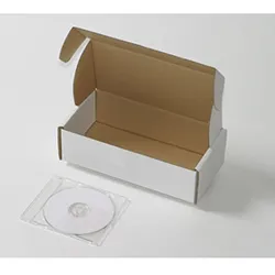 箱内部の全面がフラットな形状で商品の固定もしやすい箱