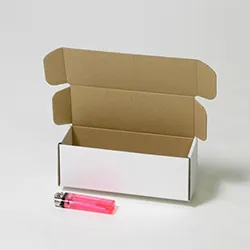 ペンなどの文具を入れるのにも丁度良いサイズの小さな箱