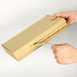 ジッパー付きで簡単開封。60サイズ送料で送れる組立式ダンボール箱 3