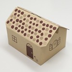 ドット柄の三角屋根が可愛い宅配60サイズのハウス型梱包箱(茶色) 0