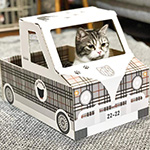 ダンボール製の猫専用トラックにタータンチェック柄を印刷したオリジナルグッズ | ねこトラ | 猫トラ 5
