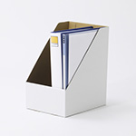 表面が白色のシンプルなダンボール製ファイルボックス・収納スタンド。A4ファイル対応サイズ 1