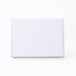 底面B4対応で清潔感のある白いダンボール箱。プレゼント用の箱としても、通販商品の発送にも便利なサイズです。 4