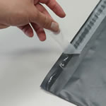 耐熱・防水、粘着テープ付きの宅配便対応ビニール袋(A3サイズ) 2