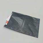 耐熱・防水、粘着テープ付きの宅配便対応ビニール袋(B3サイズ) 1