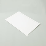 A5用紙が入る。内側に緩衝材が付いた白色の封筒（テープ付き） 4