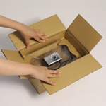 特殊フィルムが商品を守る。挟むだけで簡単に梱包できる80サイズ箱 3
