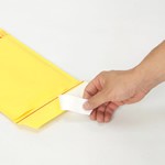 包装作業が超簡単。新書判サイズが入る黄色いクッション封筒 3