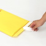 商品の梱包作業に便利。A4サイズが入る黄色いクッション封筒 3