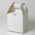 お正月のおせち料理宅配用に設計された高級志向の箱 1