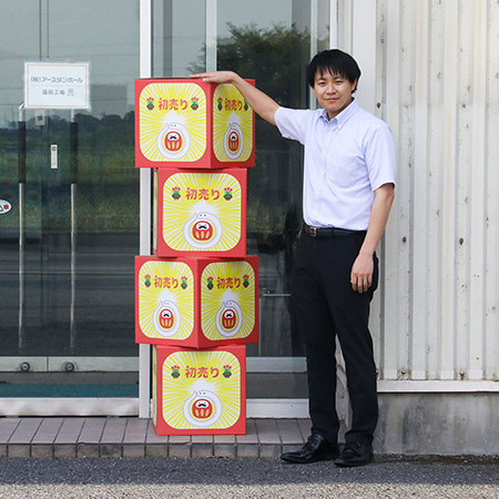 店頭販促用大型POP（キューブ型ディスプレイ）｜ショッピングモールの新春初売りセール