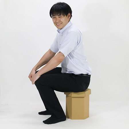 六角形のダンボール製スツール（子供用）｜格安価格のダンボール