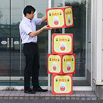 店頭販促用大型POP（キューブ型ディスプレイ）｜ショッピングモールの新春初売りセール 3
