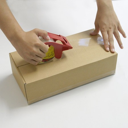 片手でテープが切れる。カッター付きの透明テープ|梱包材・緩衝 片手でテープが切れる。カッター付きの透明テープ|梱包材・緩衝