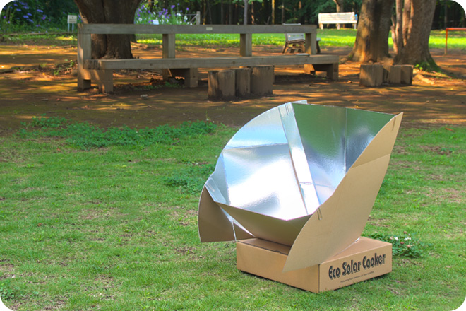 Corrugated cardboard solar cooker Eco Solar Cooker