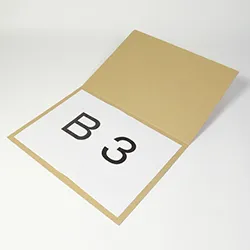 【B3】ダンボールシートで挟んで発送。宅配100サイズ対応の折れ線入り梱包シート(板ダンボール) | ビジュアルボード・表彰状の梱包にも