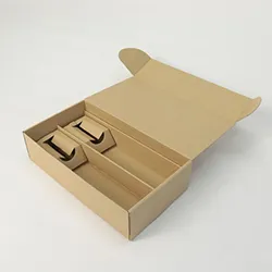 ボトルを固定する台座の付いたワインボトル2本用箱(クラフト)